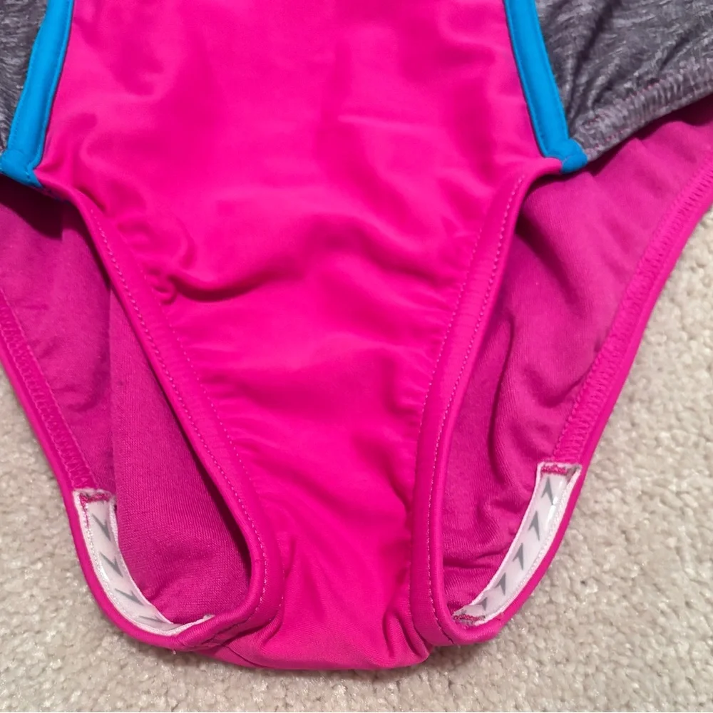 Speedo swimsuit siz 10 - Picture 7 of 8